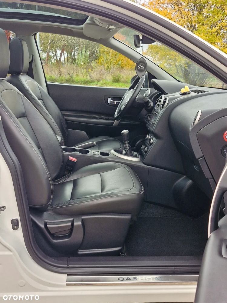 Nissan Qashqai 2.0 4 x 4 360 - 15