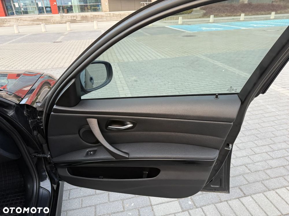 BMW Seria 3 316d - 14