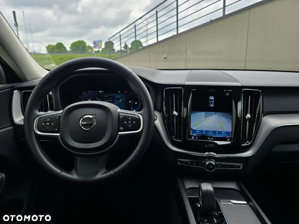 Volvo XC 60 B4 D Momentum Pro - 21