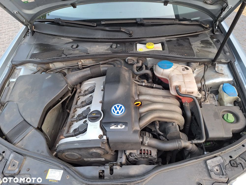 Volkswagen Passat 2.0 Comfortline - 4