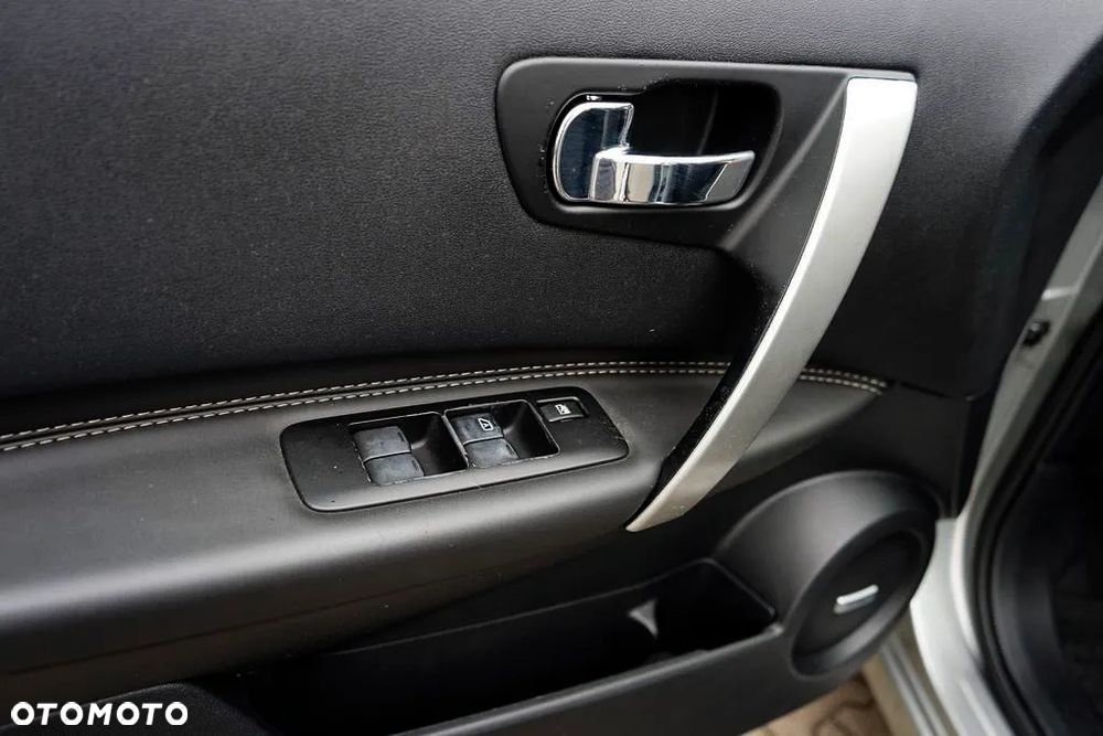 Nissan Qashqai+2 - 10