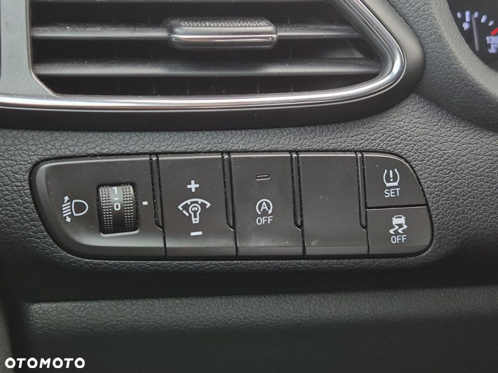 Hyundai i30 1.0 T-GDI Classic + DCT - 21