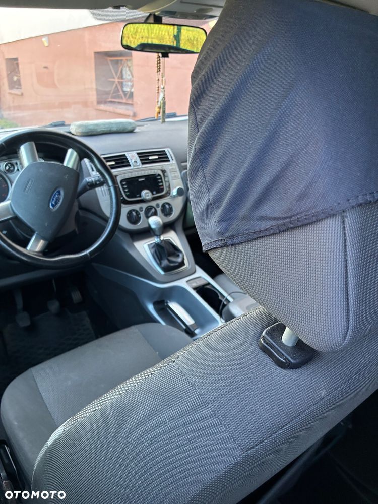 Ford Kuga - 2