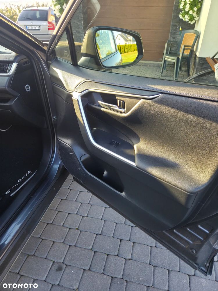 Toyota RAV4 - 8