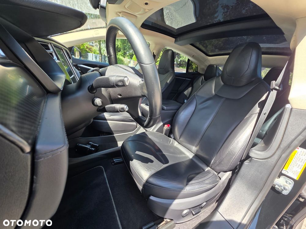 Tesla Model S 85 - 18