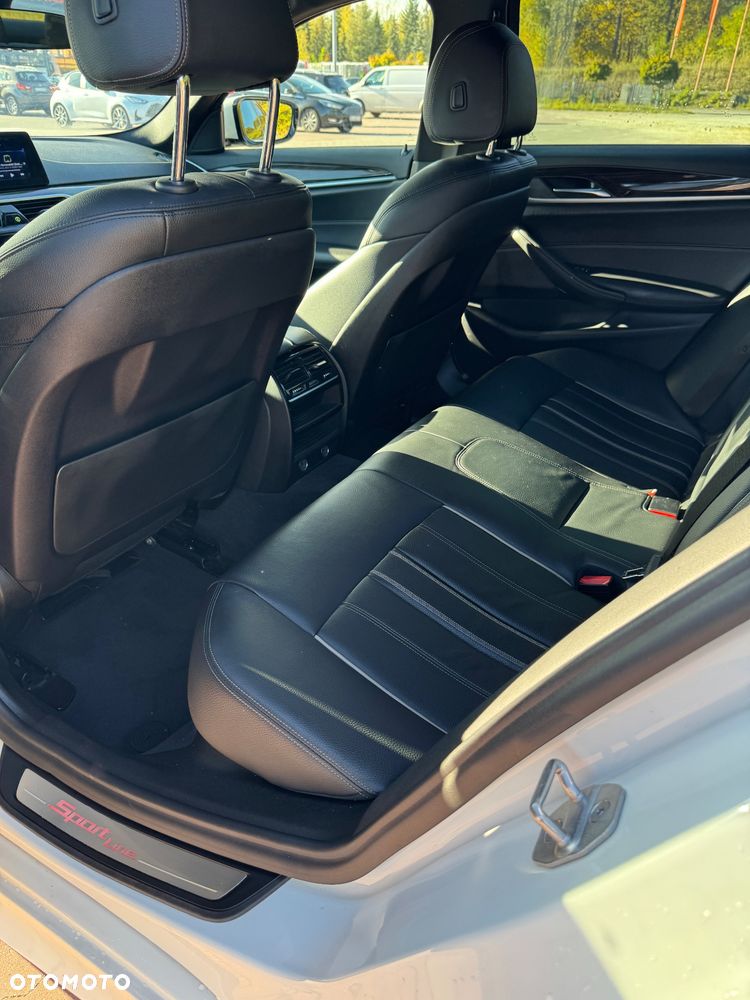 BMW Seria 5 530i Sport Line sport - 15