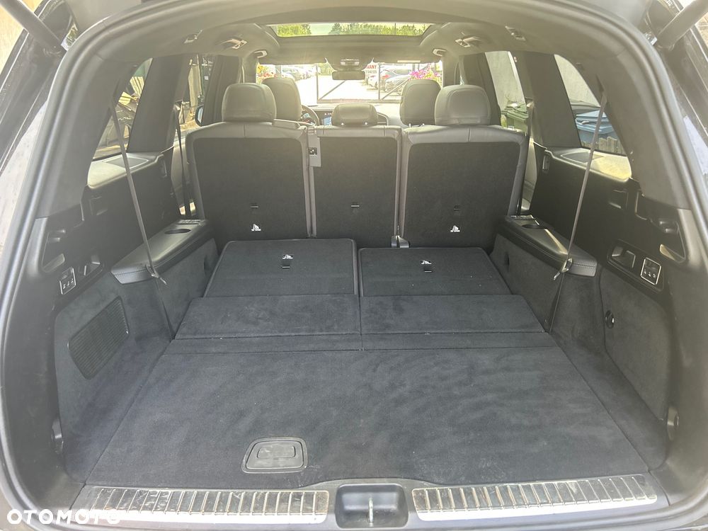 Mercedes-Benz GLS - 38