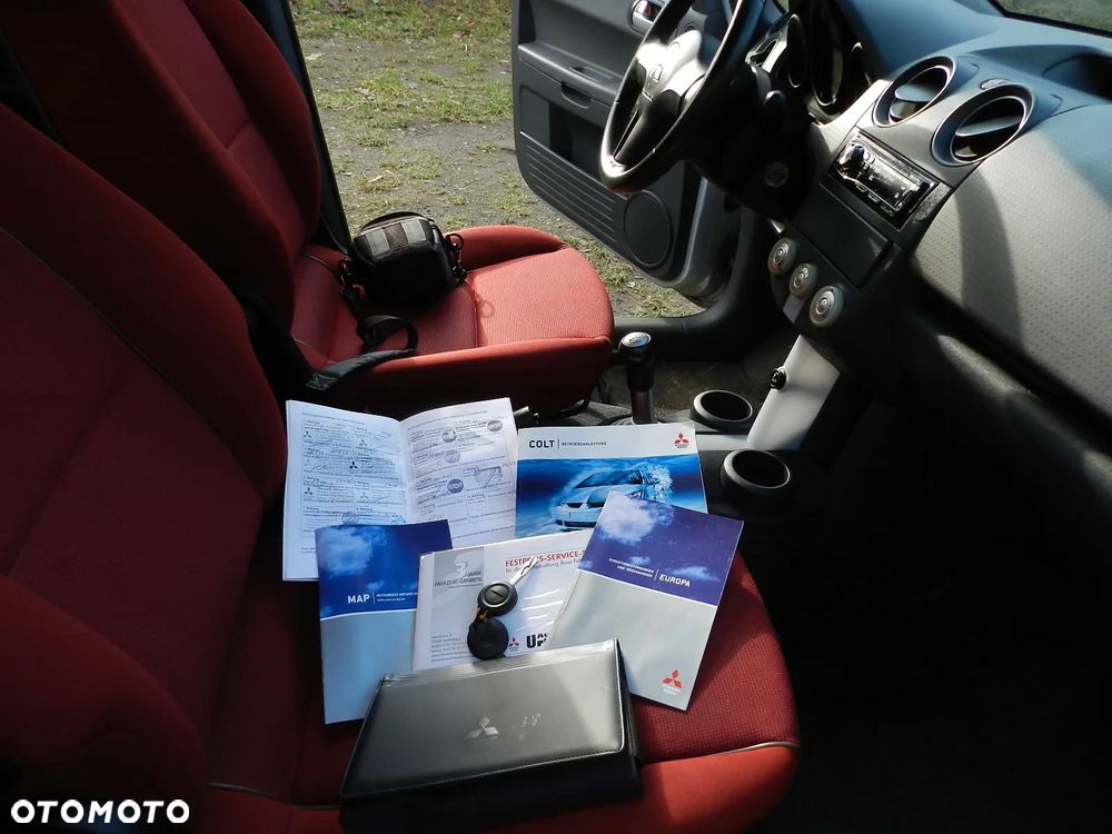 Mitsubishi Colt - 8