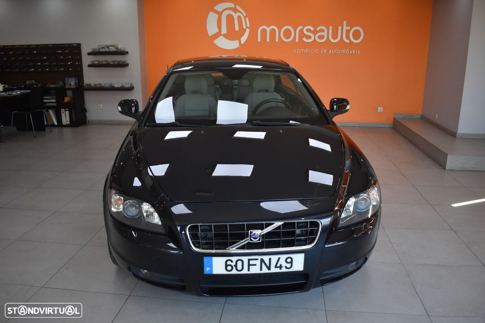 Volvo C70 2.4 D5 Momentum - 4