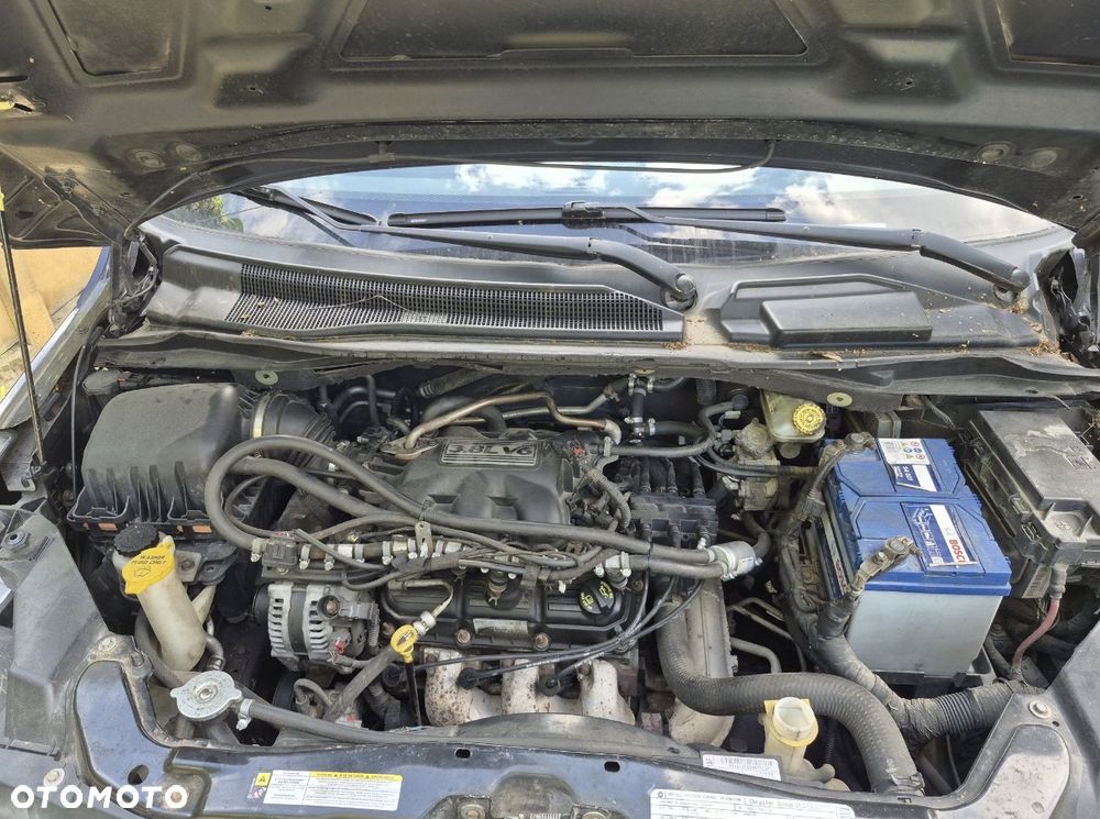Volkswagen Routan - 8