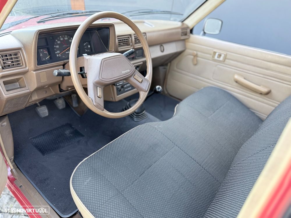 Toyota Hilux 2.4 D LN56L - 2