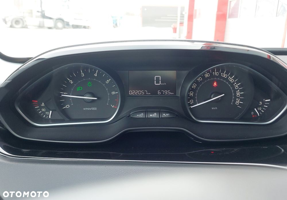 Peugeot 208 - 22