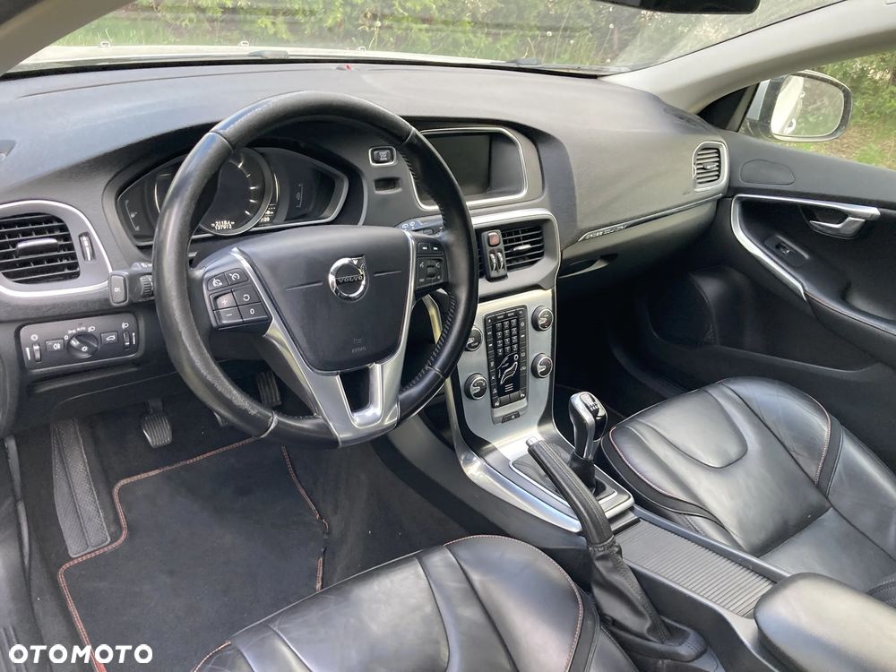 Volvo V40 Cross Country D2 Drive-E Ocean Race - 6