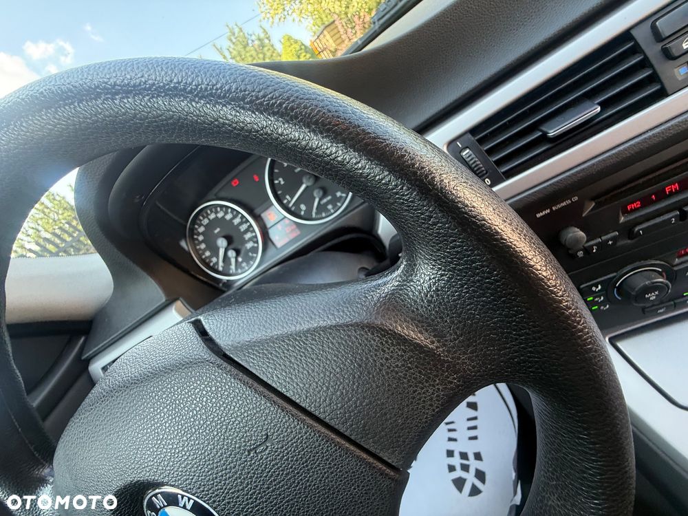 BMW Seria 3 325i - 26