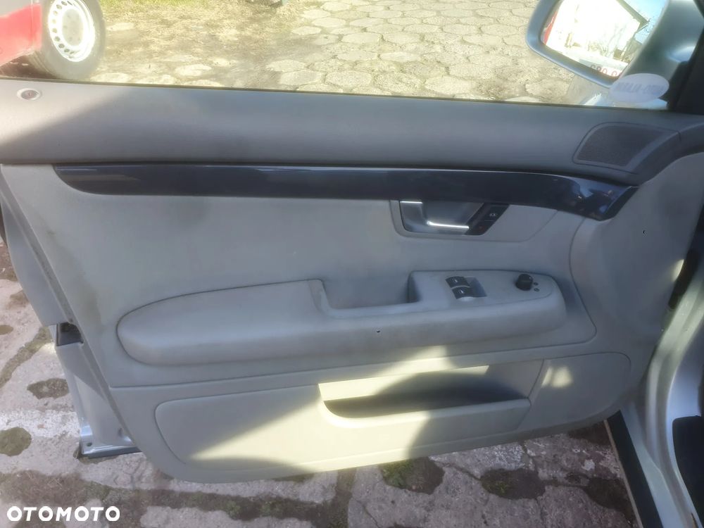 Audi A4 Limousine - 13