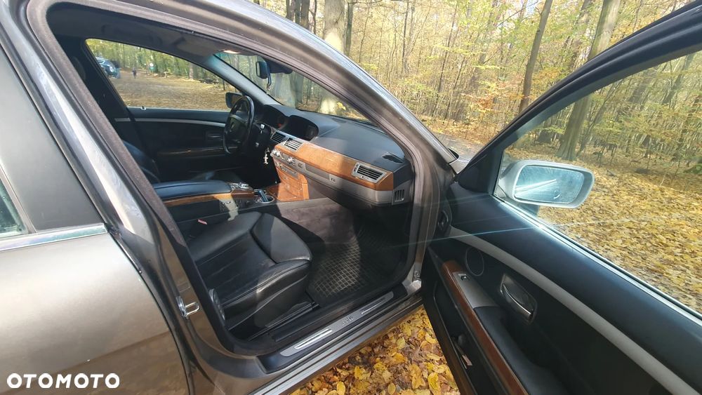 BMW Seria 7 740i - 16