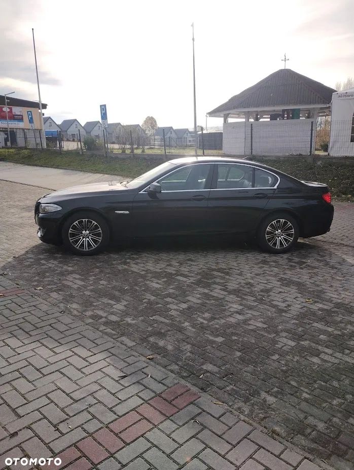 BMW Seria 5 523i - 3
