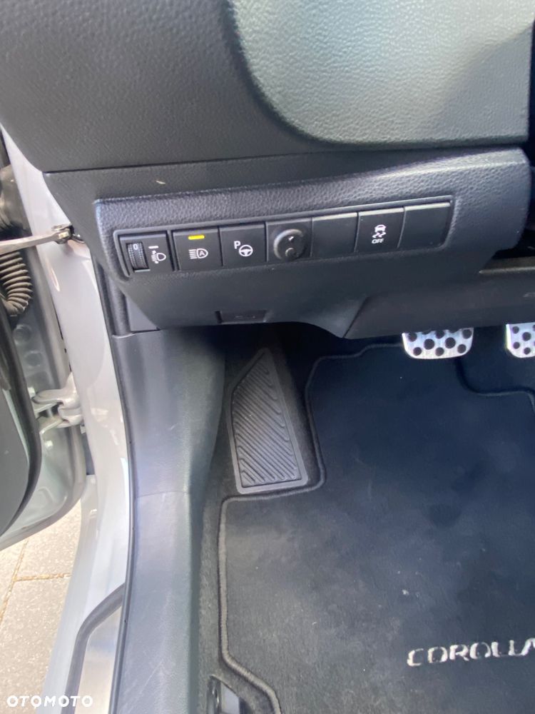 Toyota Corolla 1.8 Hybrid Comfort - 14