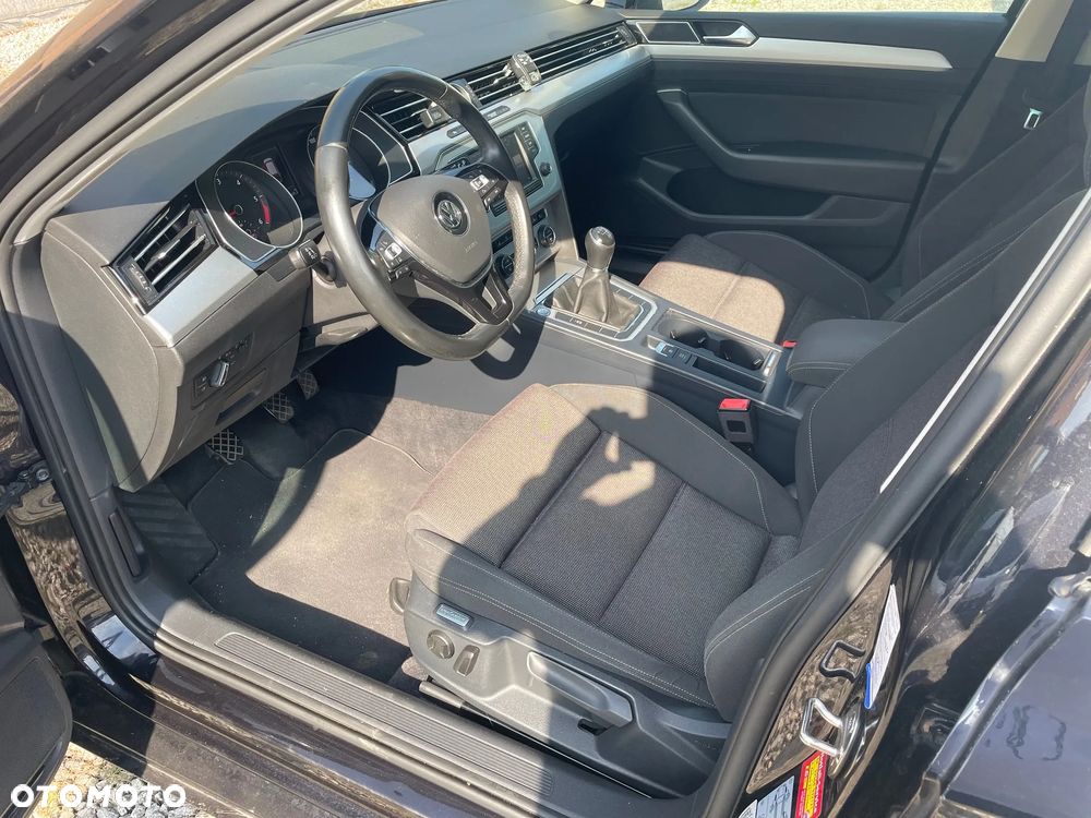 Volkswagen Passat Variant - 11