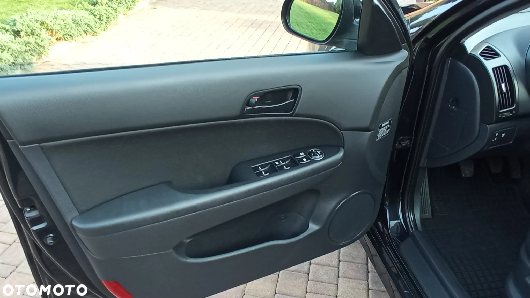Hyundai i30 i30cw 1.6 CRDi FIFA WM Edition - 17