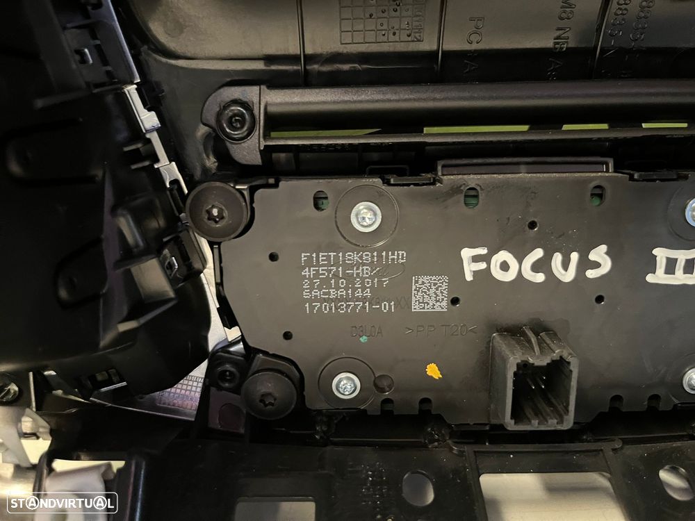 Ford Focus III - RADIO NAVEGAÇÃO DISPLAY CLIMATRONIC - R167 - 11