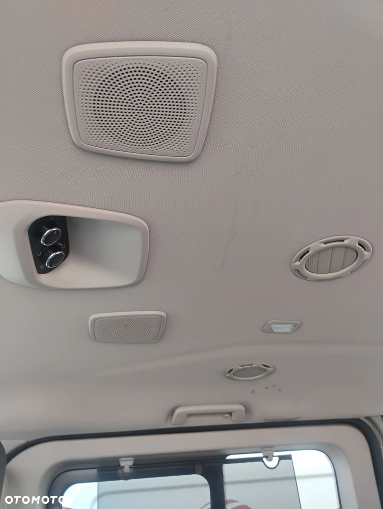Ford Tourneo Custom 2.0 EcoBlue Hybrid L1 Titanium - 25