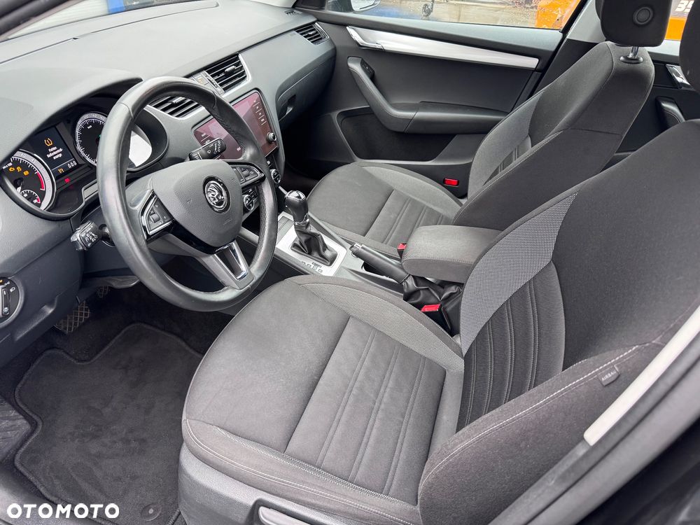 Skoda Octavia 1.6 TDI DSG Ambition - 11
