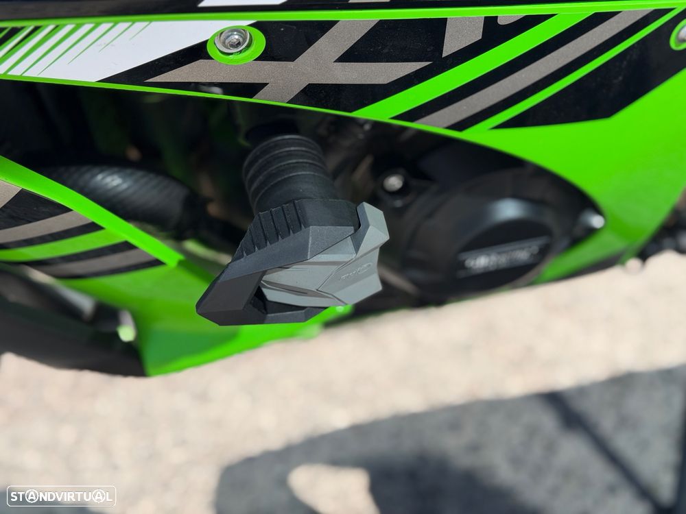 Kawasaki Ninja ZX-10R - 7