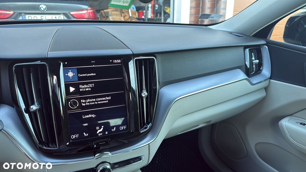 Volvo XC 60 B4 D Momentum - 9