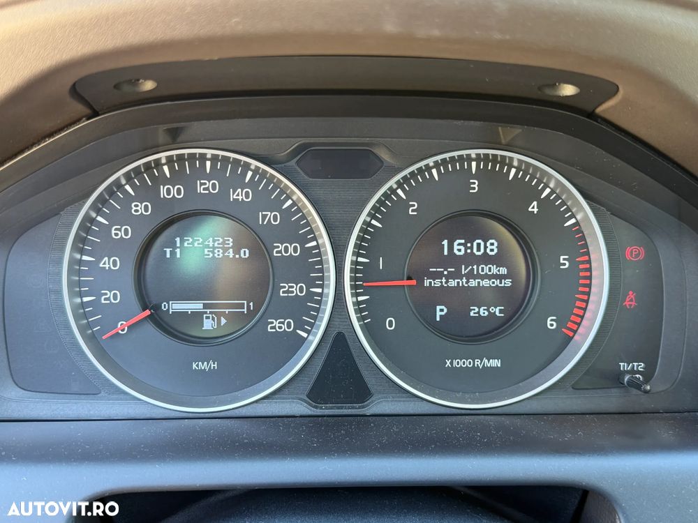 Volvo XC 60 D4 AWD Geartronic Ocean Race - 13