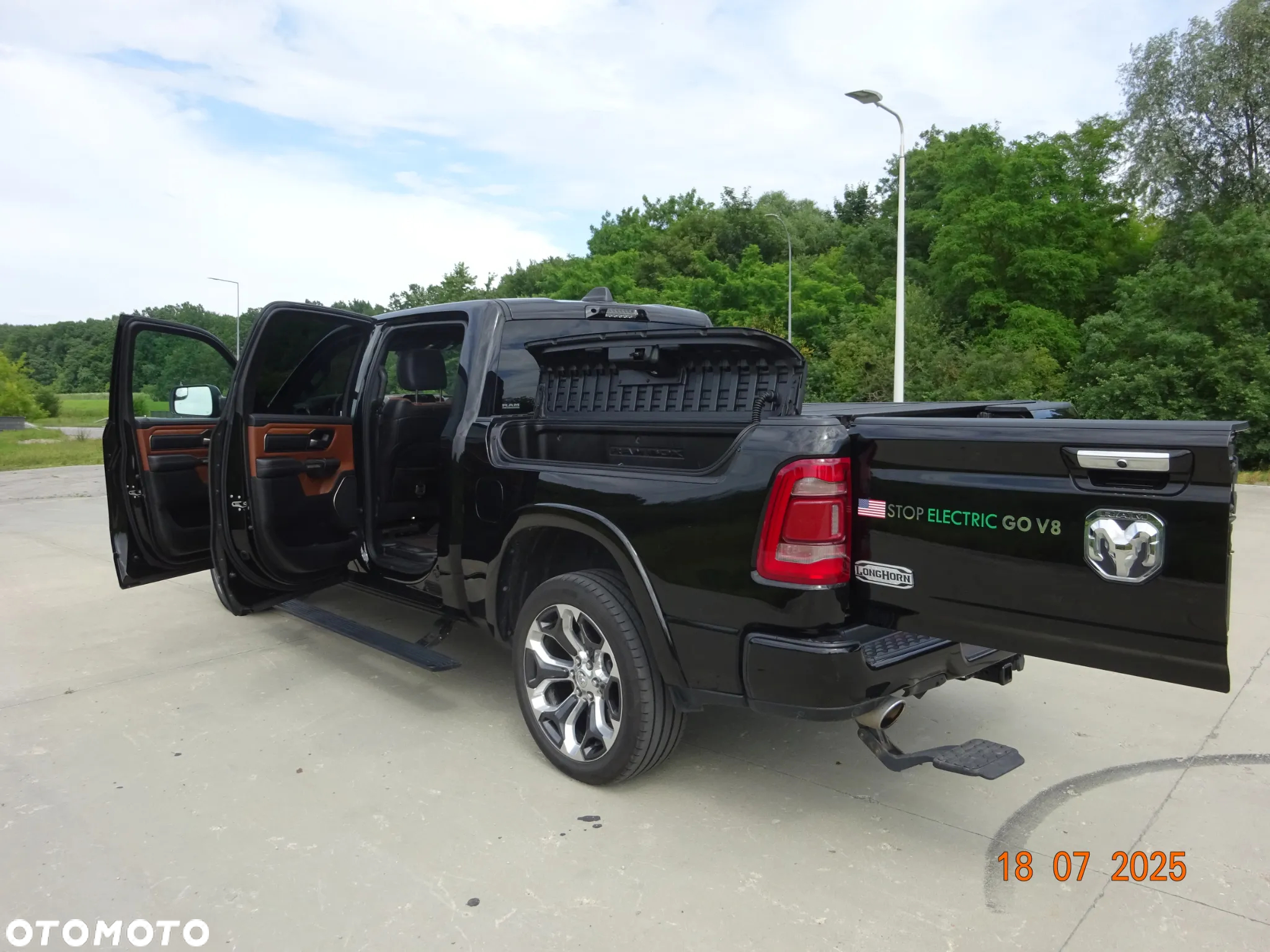 RAM 1500 5.7 eTorque Crew Cab Shortbed Longhorn Chrome - 5