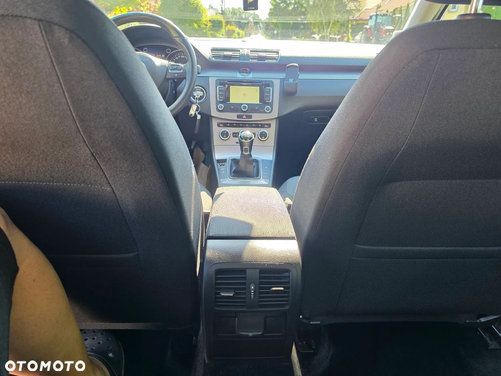 Volkswagen Passat 1.6 TDI BlueMotion Technology Trendline - 12