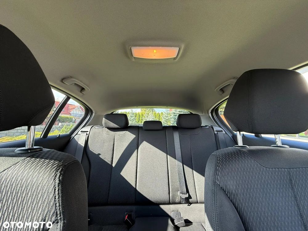 BMW Seria 1 116i - 22