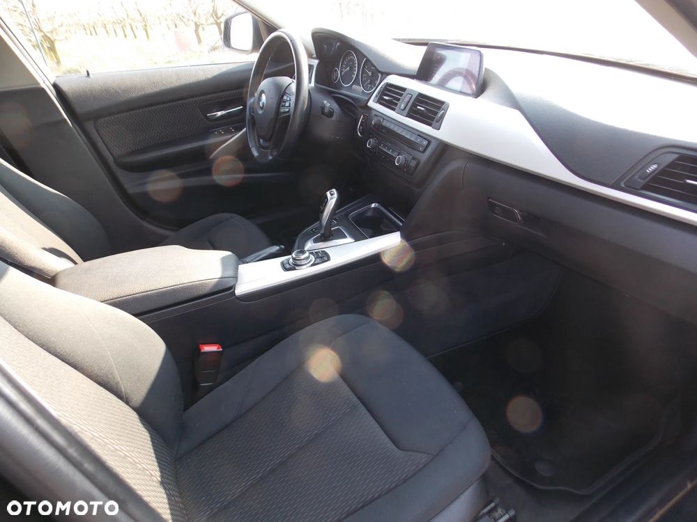 BMW Seria 3 318d - 6