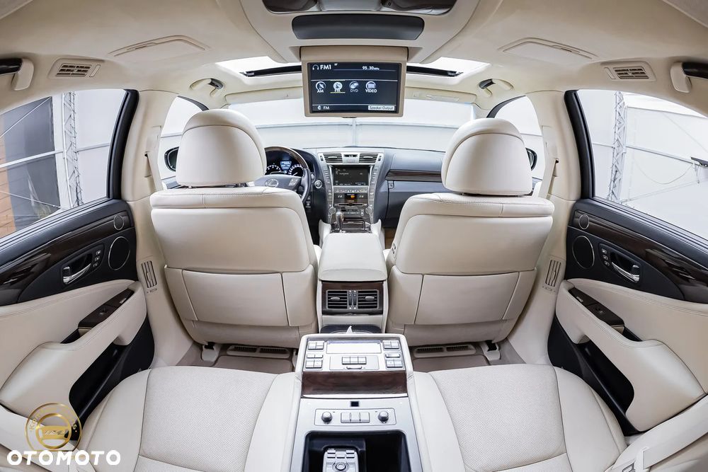 Lexus LS - 6
