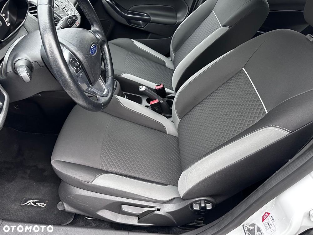 Ford Fiesta 1.25 Celebration - 17