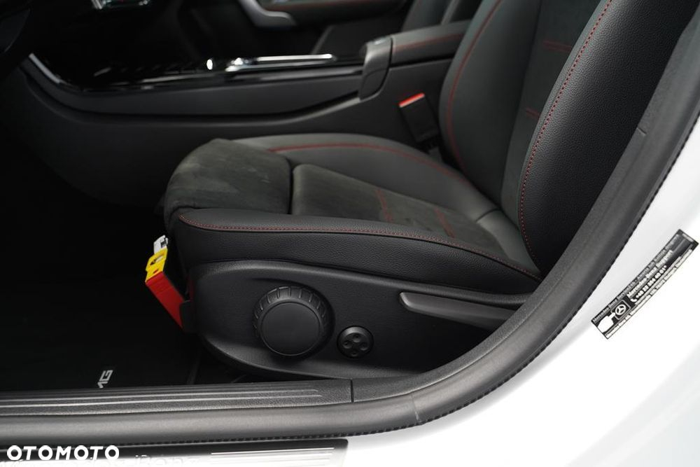 Mercedes-Benz CLA 200 mHEV AMG Line 7G-DCT - 13