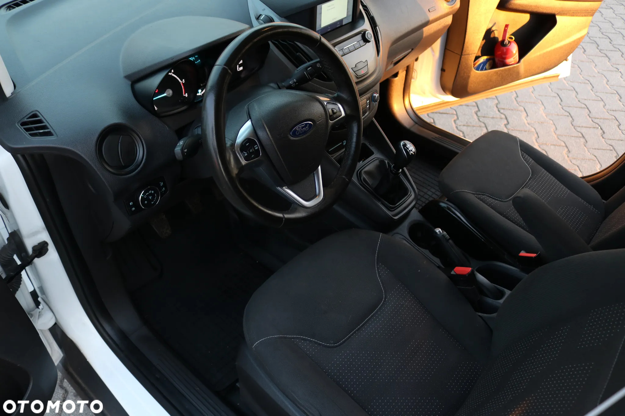Ford Courier - 26