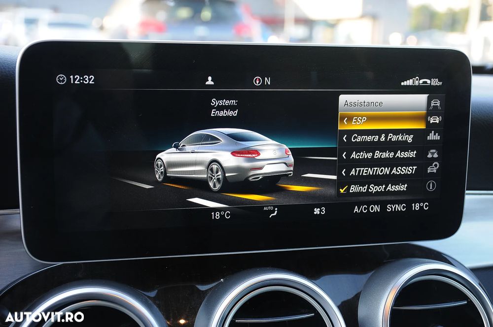 Mercedes-Benz C 300 4MATIC Aut. - 30