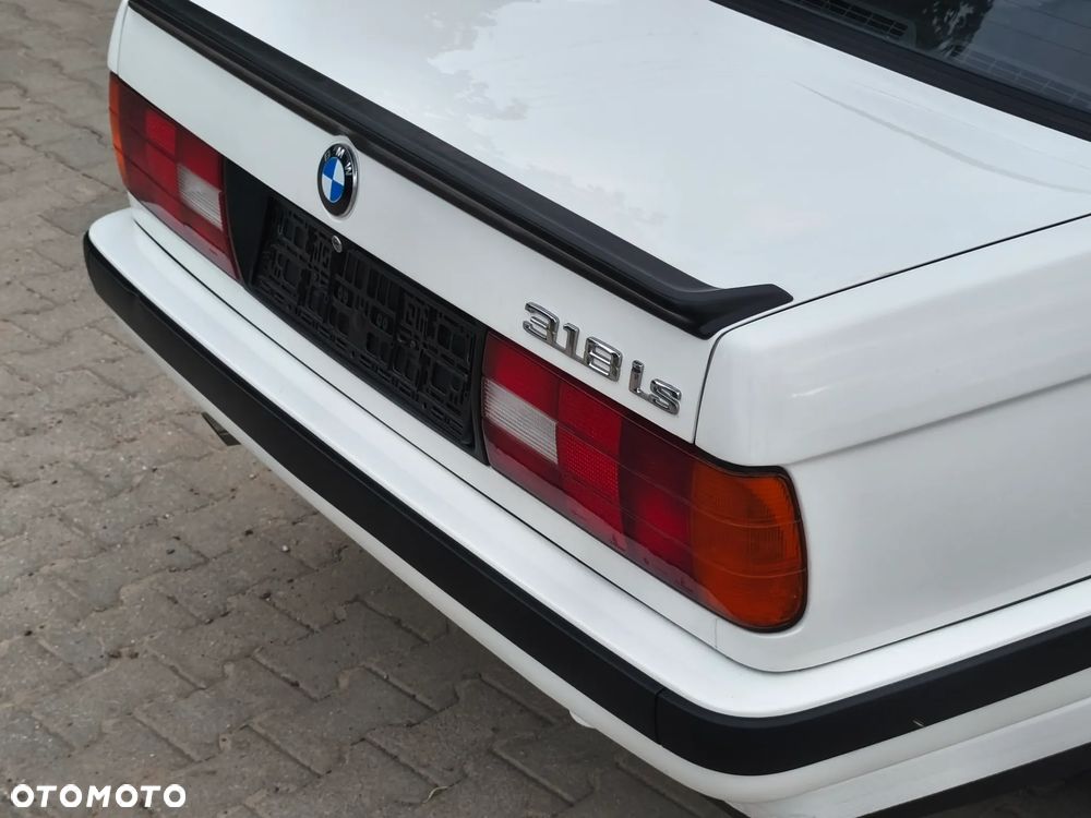 BMW Seria 3 318is - 13