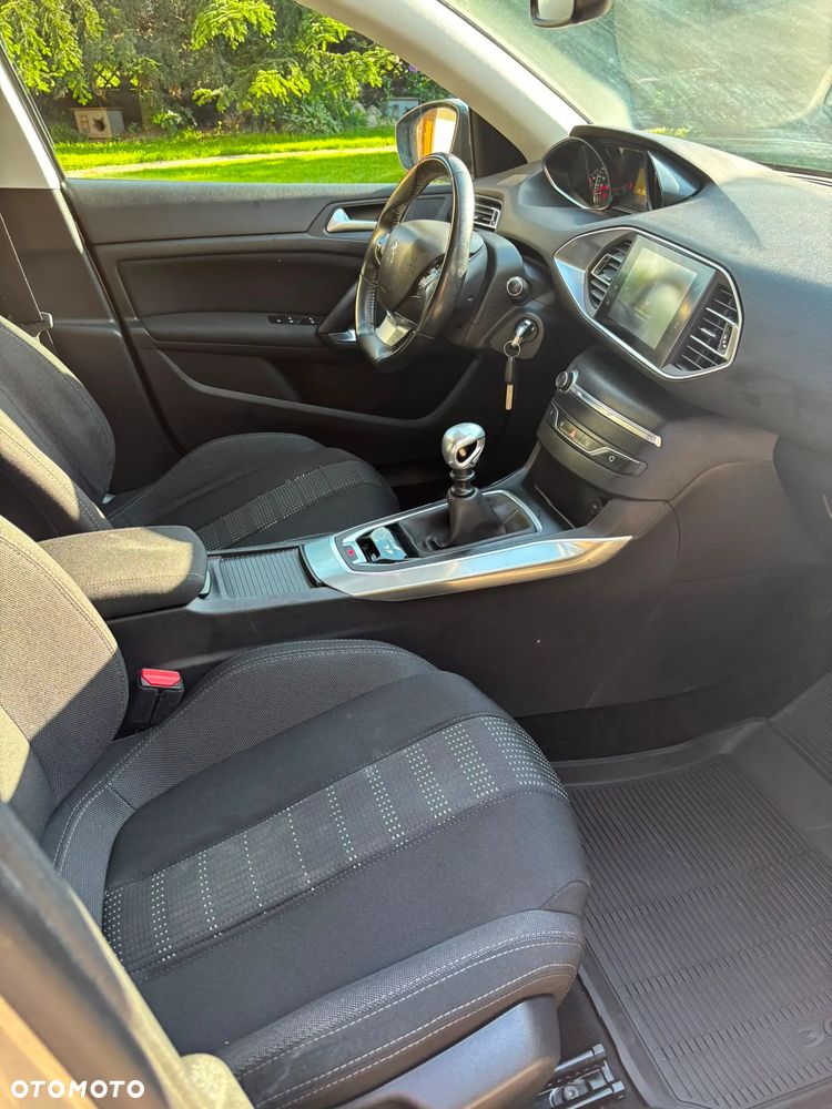 Peugeot 308 PureTech 130 Stop & Start Allure - 16