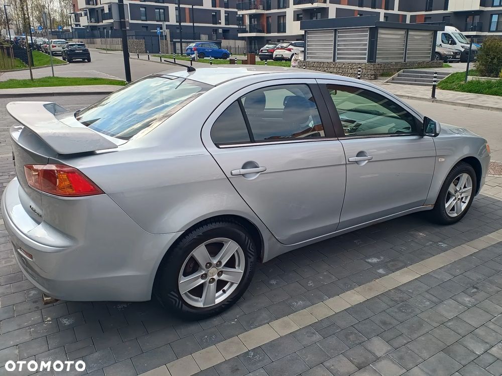 Mitsubishi Lancer 1.5 Invite - 6