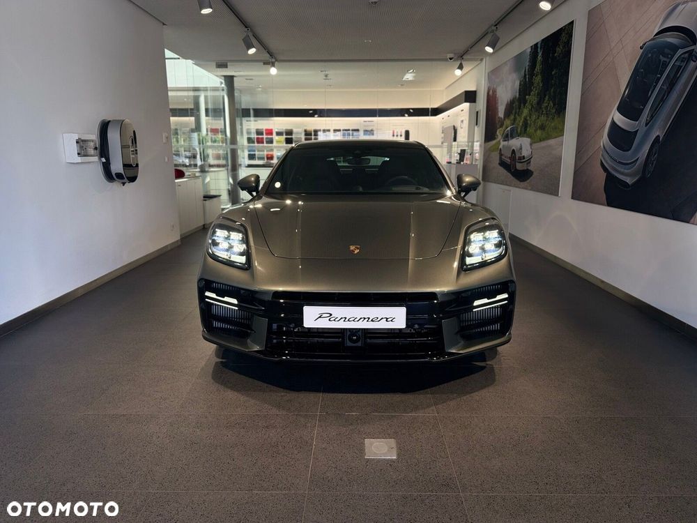 Porsche Panamera - 4