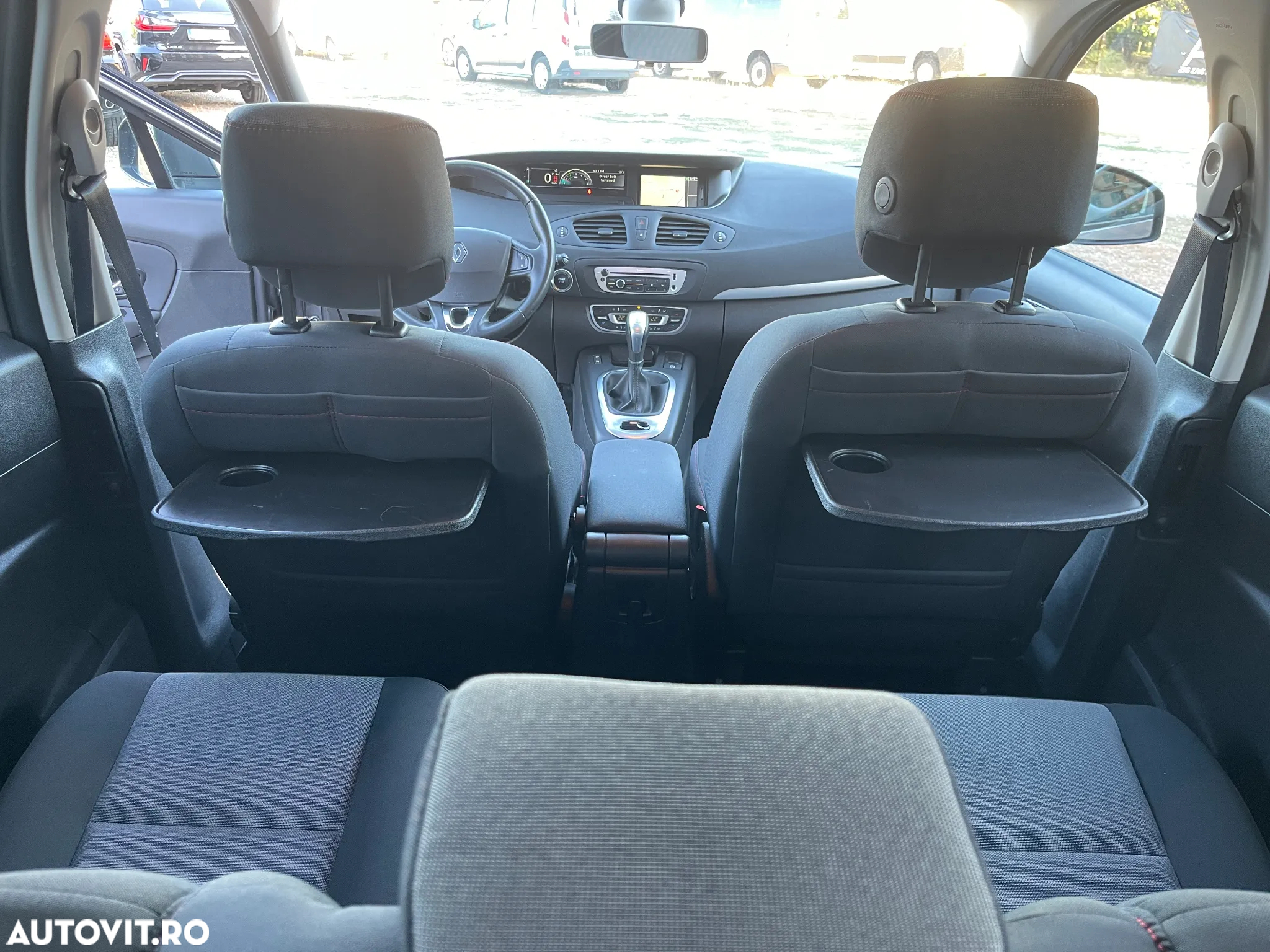 Renault Scenic dCi 110 EDC Paris - 6