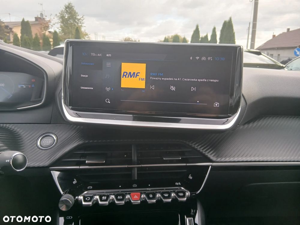 Peugeot 2008 1.2 PureTech Allure Pack S&S EAT8 - 17