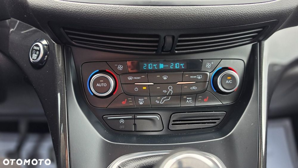 Ford Kuga 1.5 EcoBoost 2x4 Titanium - 17