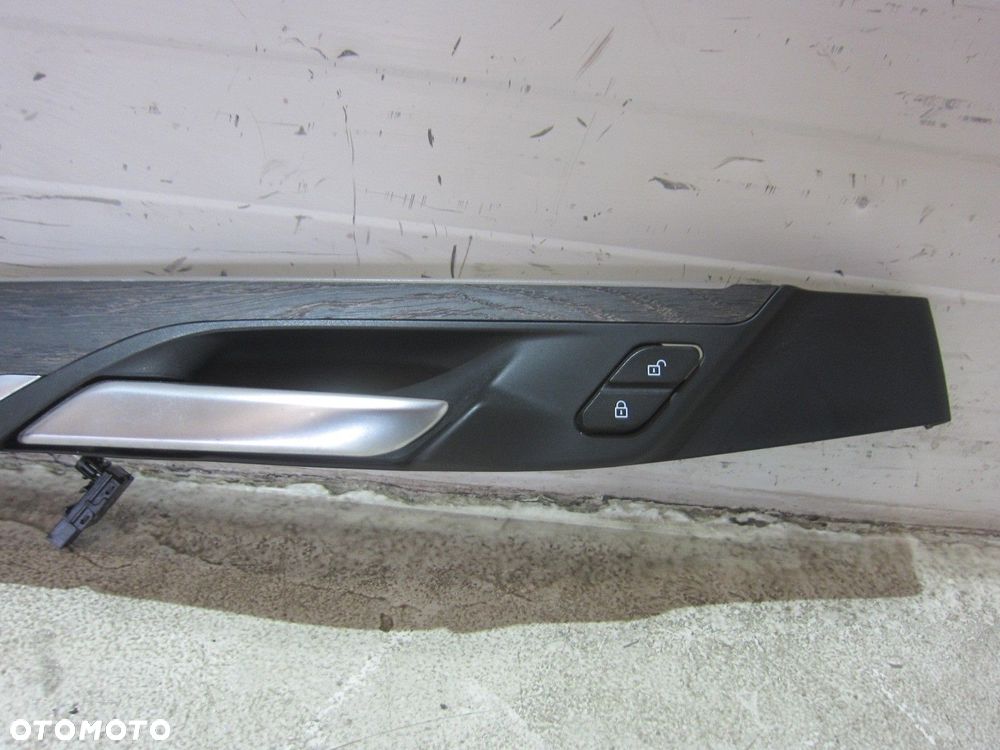 BMW X1 F48 LISTWY KRATKI DEKORY DESKI DRZWI AMBIENTE PERLGLANZ 9347753 LED - 11
