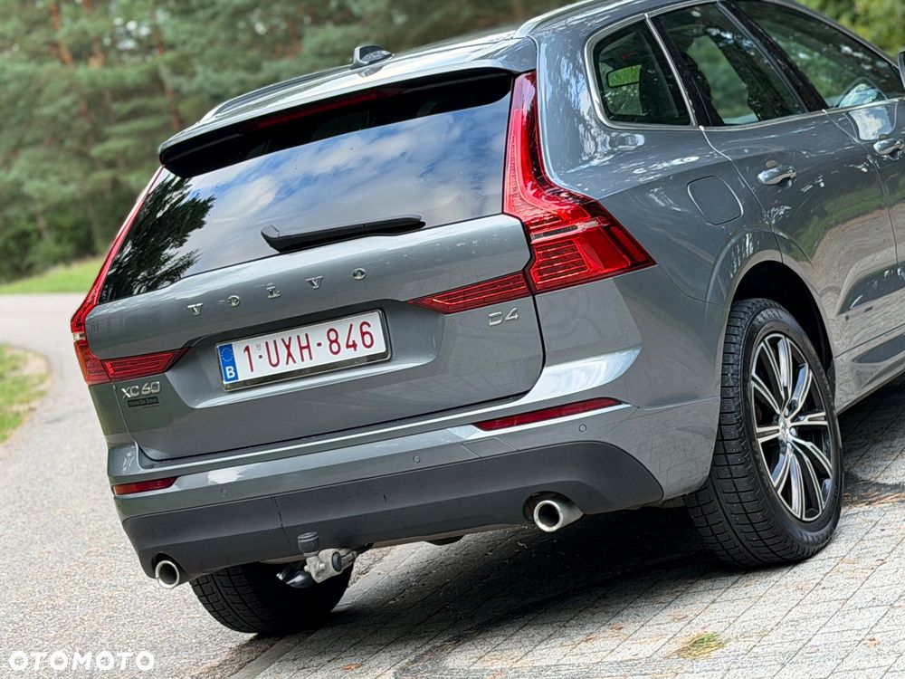 Volvo XC 60 D4 Momentum - 8