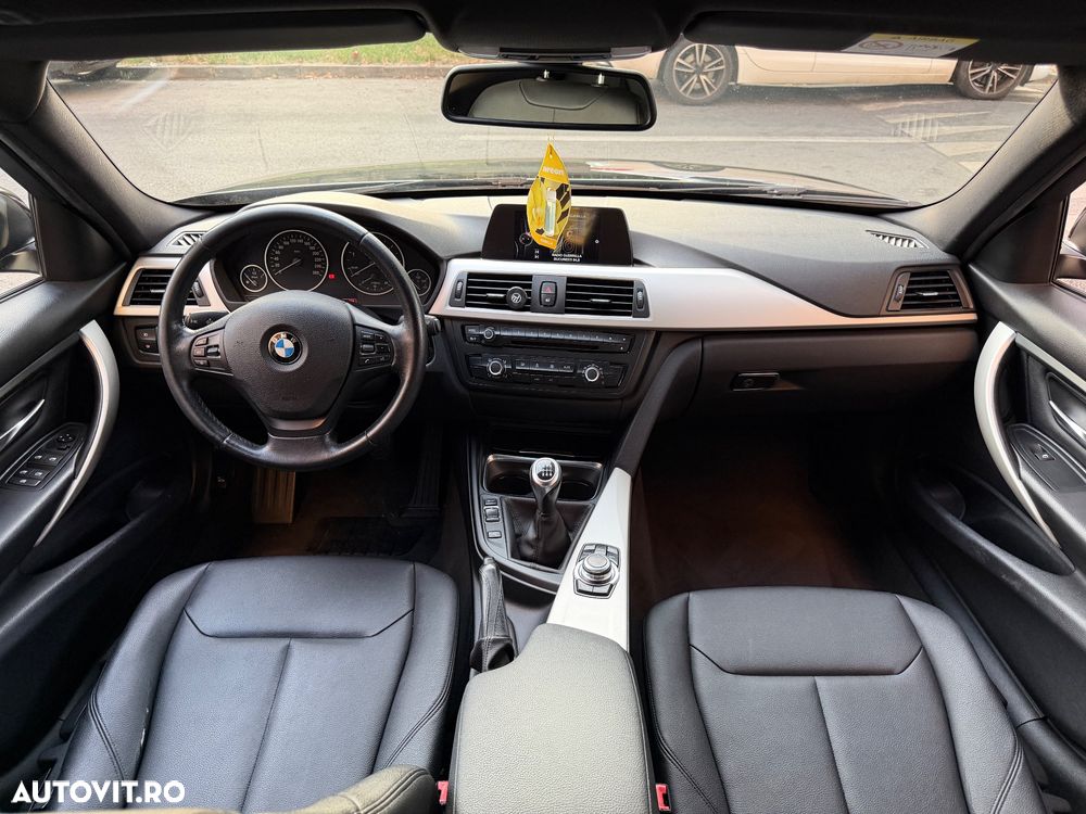 BMW Seria 3 318d xDrive - 14