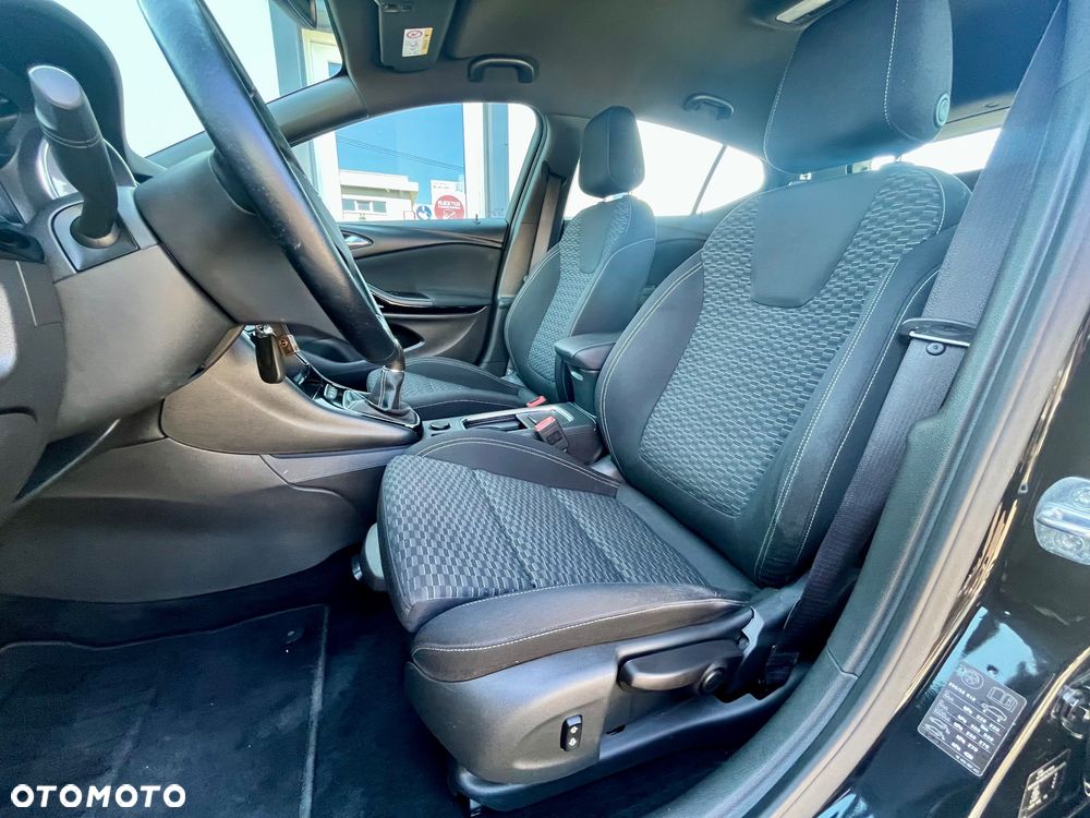 Opel Astra 1.4 Turbo Business - 20